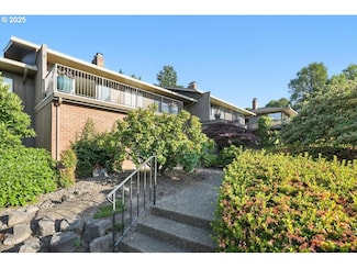 46 Condolea Ct, Lake Oswego, OR 97035