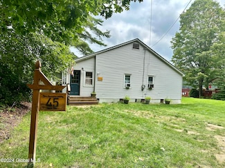 45 Sande Ln, Corinth, NY 12822