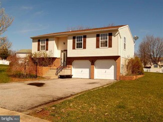 8 Ridgewood Ave, Felton, PA 17322