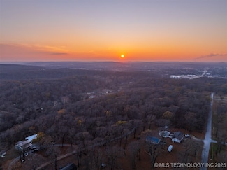 6594 E 563 Rd, Locust Grove, OK 74352