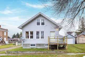 215 5th St W, Thief River Falls, MN 56701