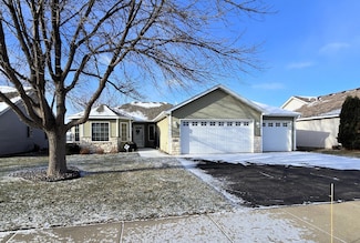 1233 Willow Pond Dr, Waite Park, MN 56387