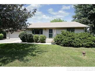 708 Kirche Hill Dr, Carver, MN 55315