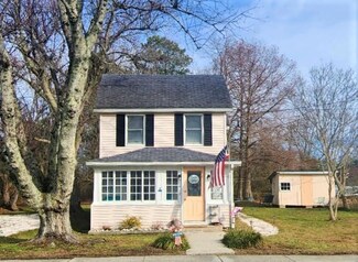 6413 Jester St, Chincoteague Island, VA 23336