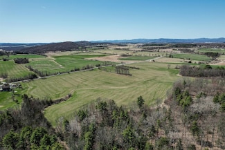 1705 Market Rd, Bridport, VT 05734