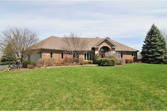 3718 Sutton Woods Dr, Crystal Lake, IL 60012