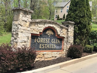 2846 Forest Glen Dr, Pacific, MO 63069
