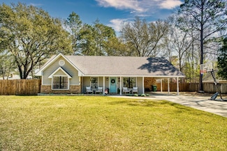 9002 Fishook Ln, Picayune, MS 39466
