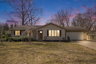 59650 White Wood Dr, Mattawan, MI 49071