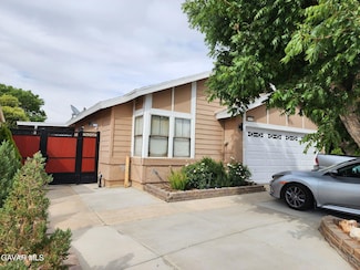2701 Juniper Dr, Palmdale, CA 93550