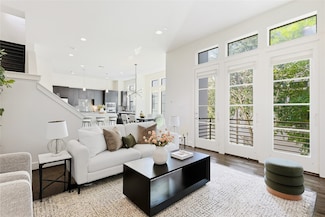 2203 Colorado St, Houston, TX 77007