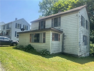 27 Chestnut St, Heilwood, PA 15745
