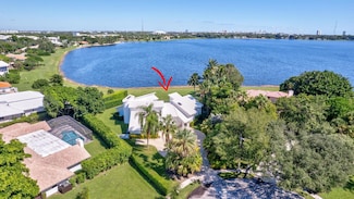 4 Woodbrook Cir, West Palm Beach, FL 33401