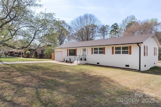 1315 Vickie Ln, Matthews, NC 28104