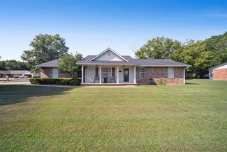 804 W 23rd Place N, Claremore, OK 74017