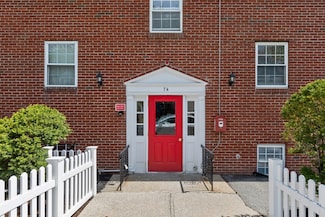 74 Springvale Ave Unit 18, Chelsea, MA 02150