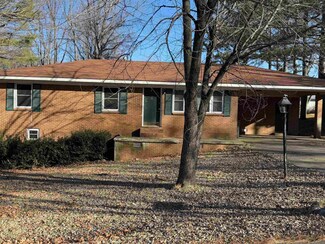 203 Saint Renee Dr, Paragould, AR 72450