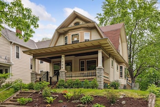 1085 Bush Ave, Saint Paul, MN 55106