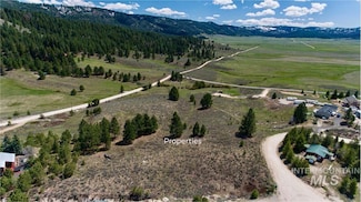 135 & 137 Ski-Doo Place, Cascade, ID 83611