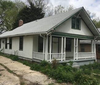 2210 E 42nd St, Kansas City, MO 64130