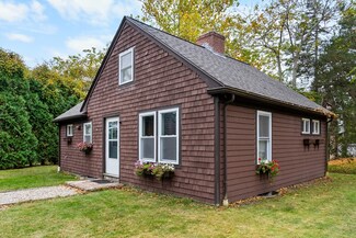 6 Captains Ln, Mattapoisett, MA 02739