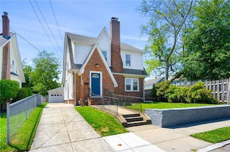 130 Grand Ave, Cranston, RI 02905