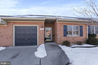195 Sunbrook Ln Unit 205, Hagerstown, MD 21742