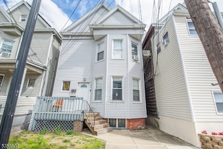264 N 8th St, Prospect Park, NJ 07508