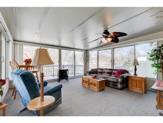 510 Madison St, Pella, IA 50219