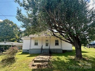 3076 Lightview Ln, Lincolnton, NC 28092