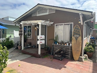 817-817 1/2 Ormond Ct, San Diego, CA 92109