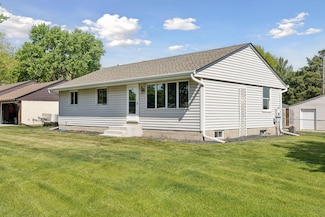9904 95th Ave N, Maple Grove, MN 55369
