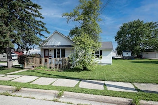 149 W Factory St, Seymour, WI 54165