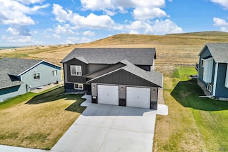 3123 Caymus Dr, Rapid City, SD 57703