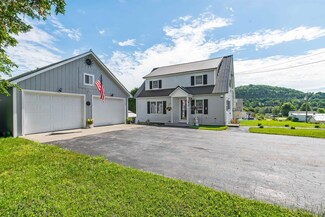 25 Edwards St, Colebrook, NH 03576