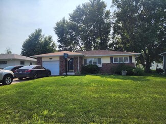 1317 N Webster Ave, Hastings, NE 68901