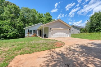 703 Patriot Ln, Greer, SC 29651