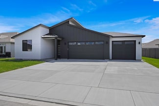 8610 Ashen Dr, Pasco, WA 99301