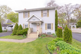 4 Willow St, Guilderland, NY 12084