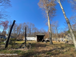 22 Crazy Papoose Trail, Gouldsboro, PA 18424
