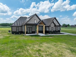 1567 Maxwell Branch Rd, Cottontown, TN 37048