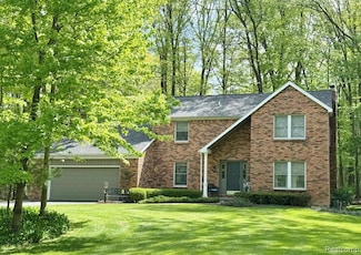 12131 Brandywine Dr, Brighton, MI 48114