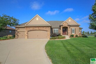 933 Wynstone Dr, Jefferson, SD 57038