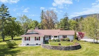 693 Longview Dr, Manchester, VT 05255
