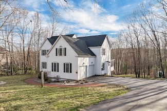 14 Whittier Dr, Bow, NH 03304