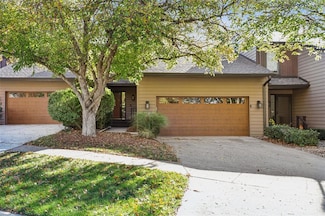 4830 Cedar Dr Unit 86, West Des Moines, IA 50266