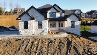 1041 Skyline Dr, Canonsburg, PA 15317