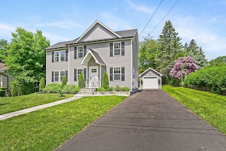 37 Highgate Rd, Trumbull, CT 06611