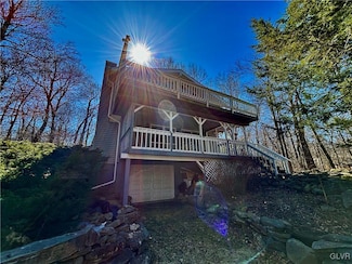 9496 Juniper Dr, Tobyhanna, PA 18466