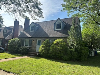 71 Floral Blvd, Floral Park, NY 11001